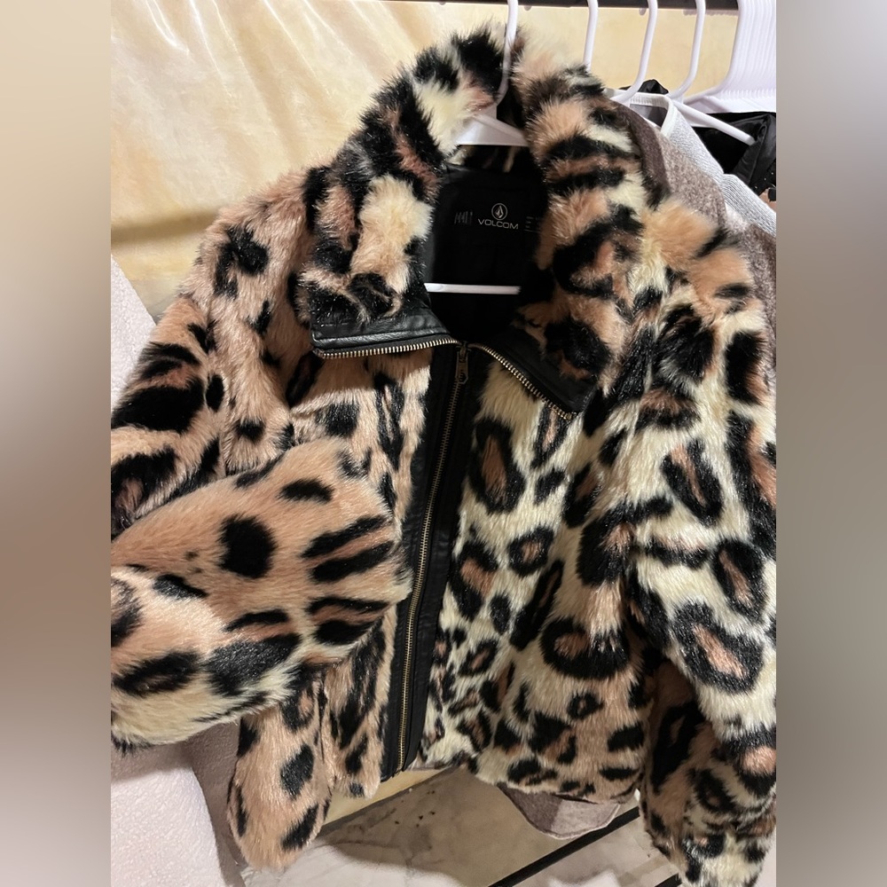 Ladies faux fur bomber jacket
